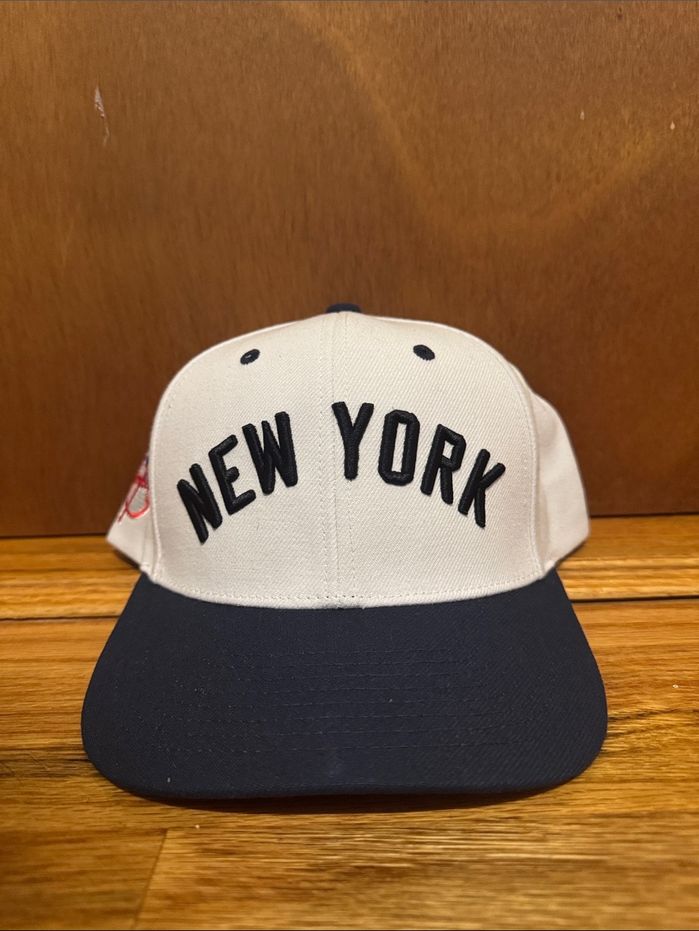 New York Yankees Two-Tone Mitchell & Ness Baseball Cap - White and Navy